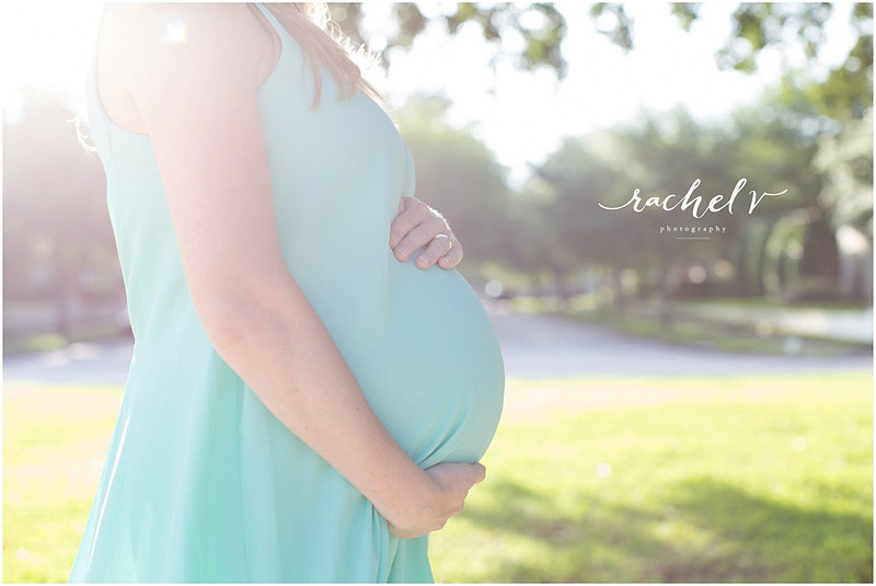 Spring Maternity Session at Baldwin Park in Orlando Florida with Rachel V Photography
