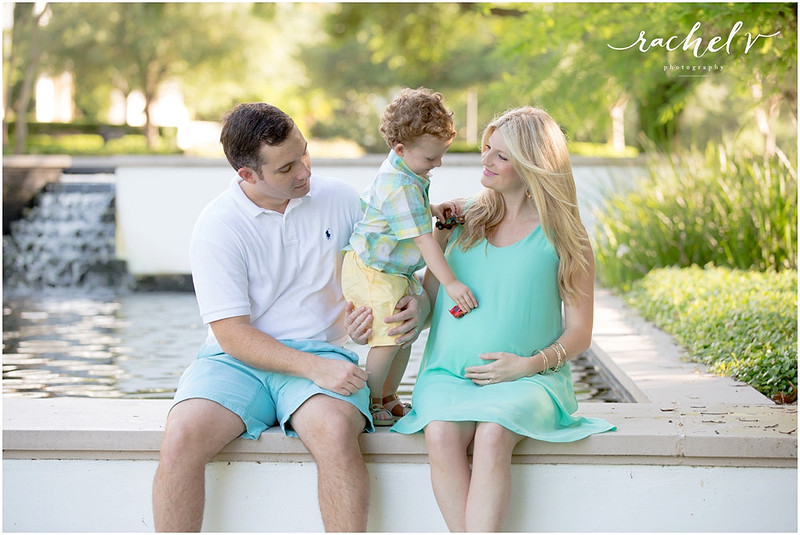 Spring Maternity Session at Baldwin Park in Orlando Florida with Rachel V Photography