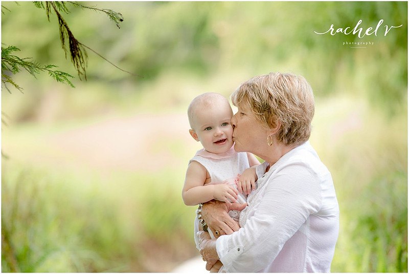 Isabelle's 1 year portrait session in Baldwin park, Orlando, Florida with Rachel V Photography