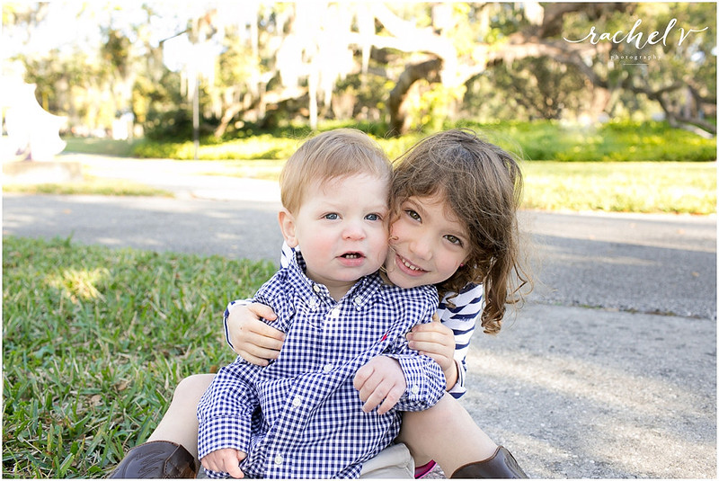 Family session at Loch Haven Park in Orlando Florida with Rachel V Photography
